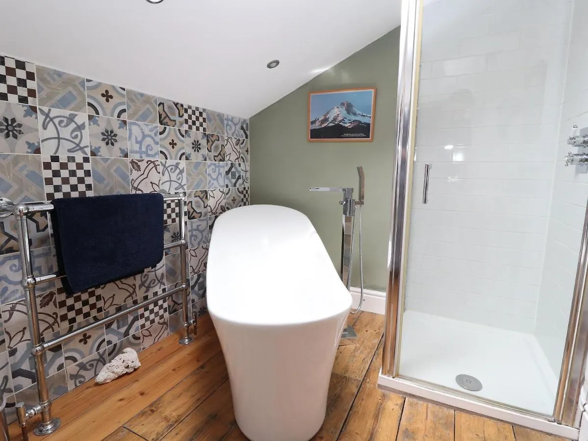2 Ashby Place Chester